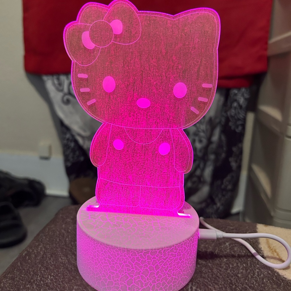 New in Box 3-D Colorful Multicolored Hello Kitty USB Light Decor